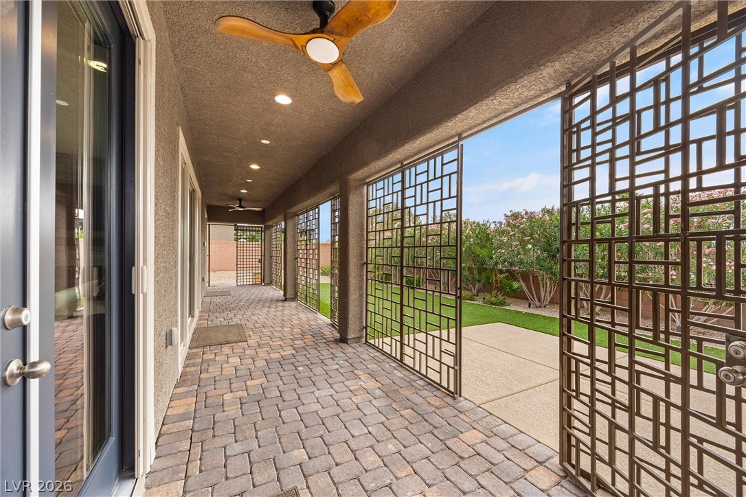 6820 Velvet Snow Street Property Photo 23