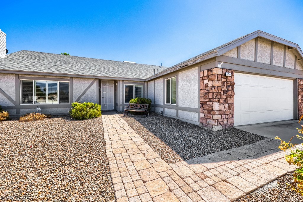 204 Tamarack Drive Property Photo 3