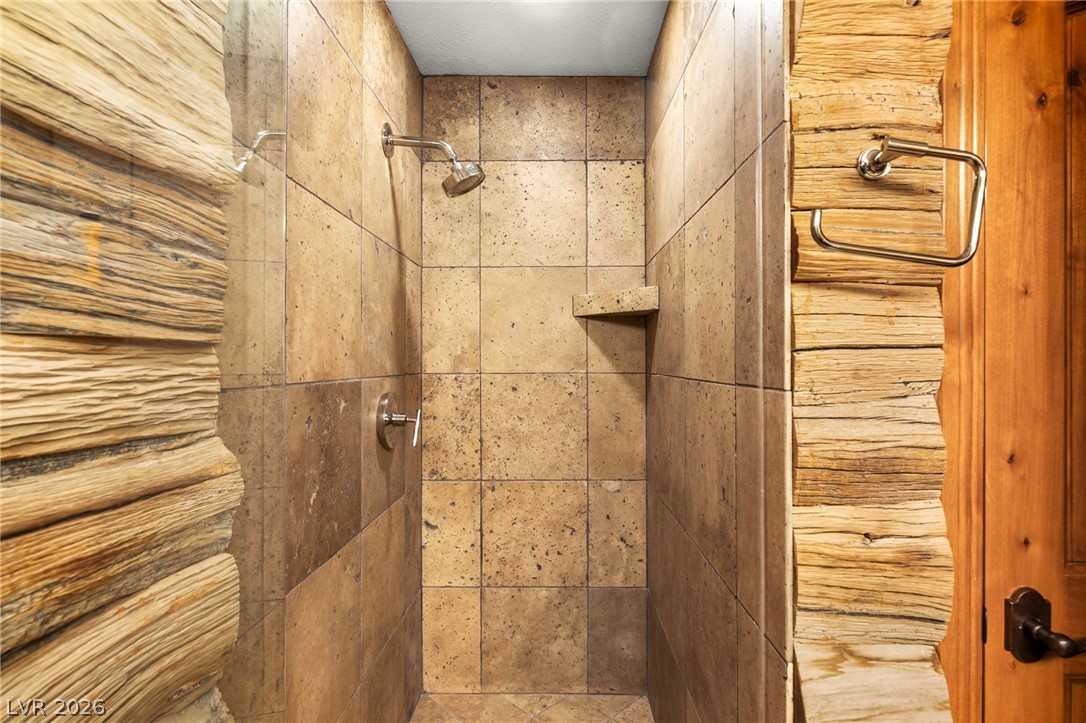 4910 Cougar Ridge Trail Property Photo 42