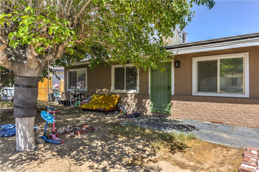 2116 West Travis Street Property Photo 4