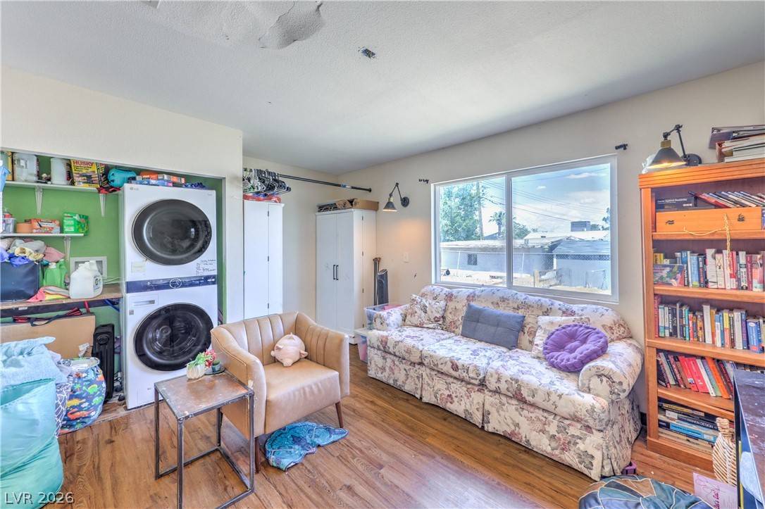 2116 West Travis Street Property Photo 46