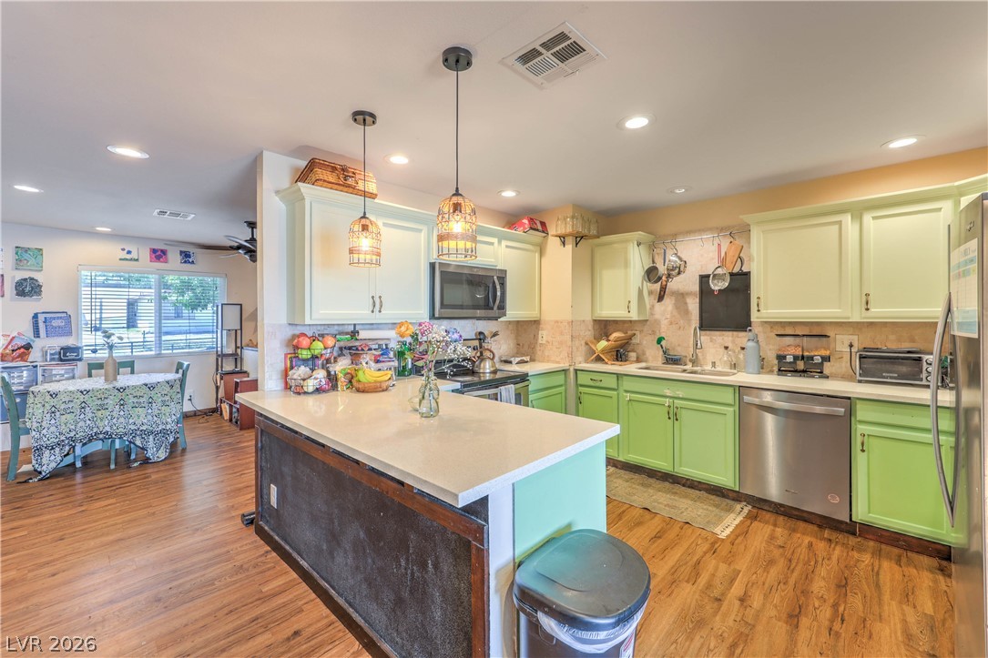 2116 West Travis Street Property Photo 54