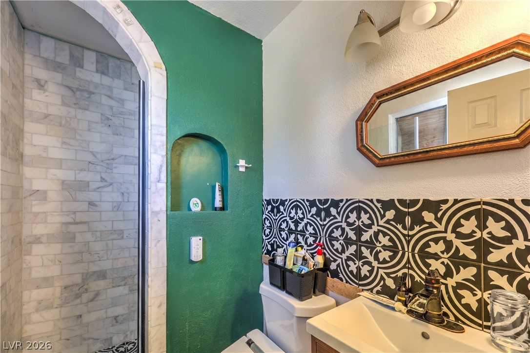 2116 West Travis Street Property Photo 74