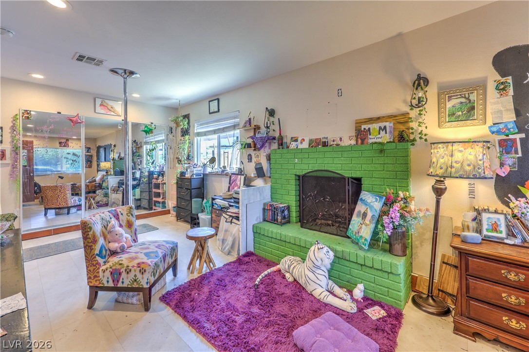 2116 West Travis Street Property Photo 81