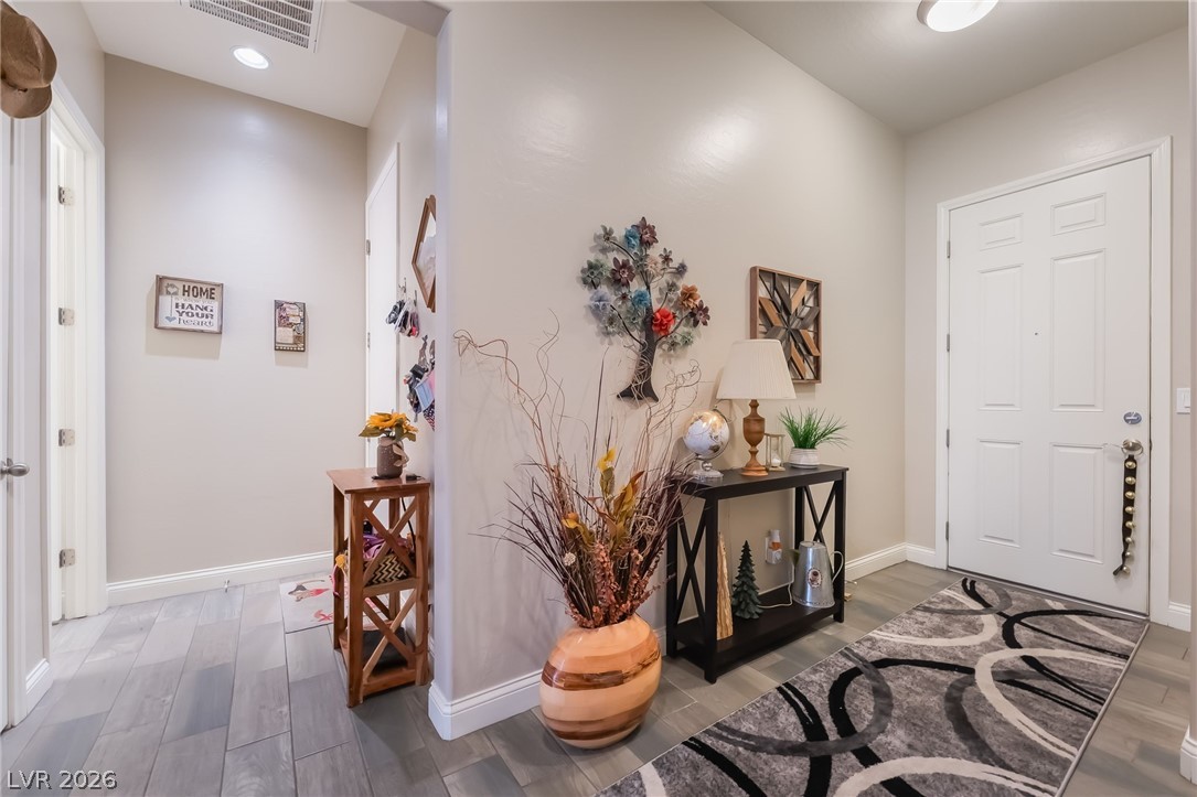 8651 Loretta Bay Street Property Photo 6