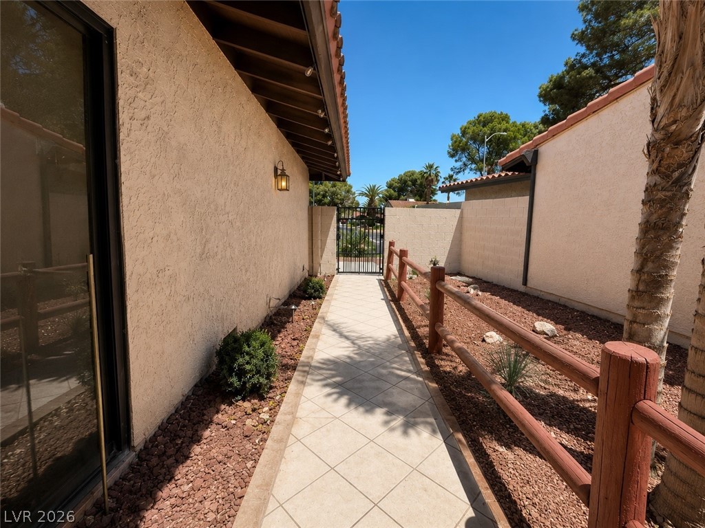 2521 Swan Lane Property Photo 3