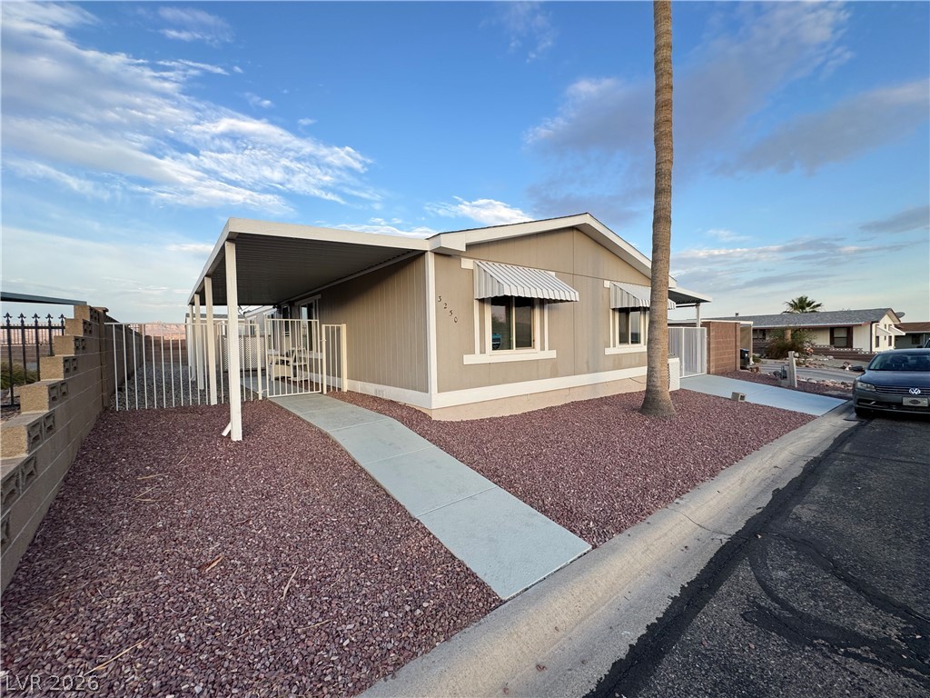 3250 Del Monte Street Property Photo 3