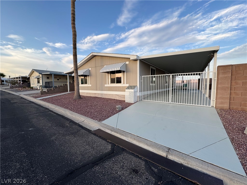 3250 Del Monte Street Property Photo 4
