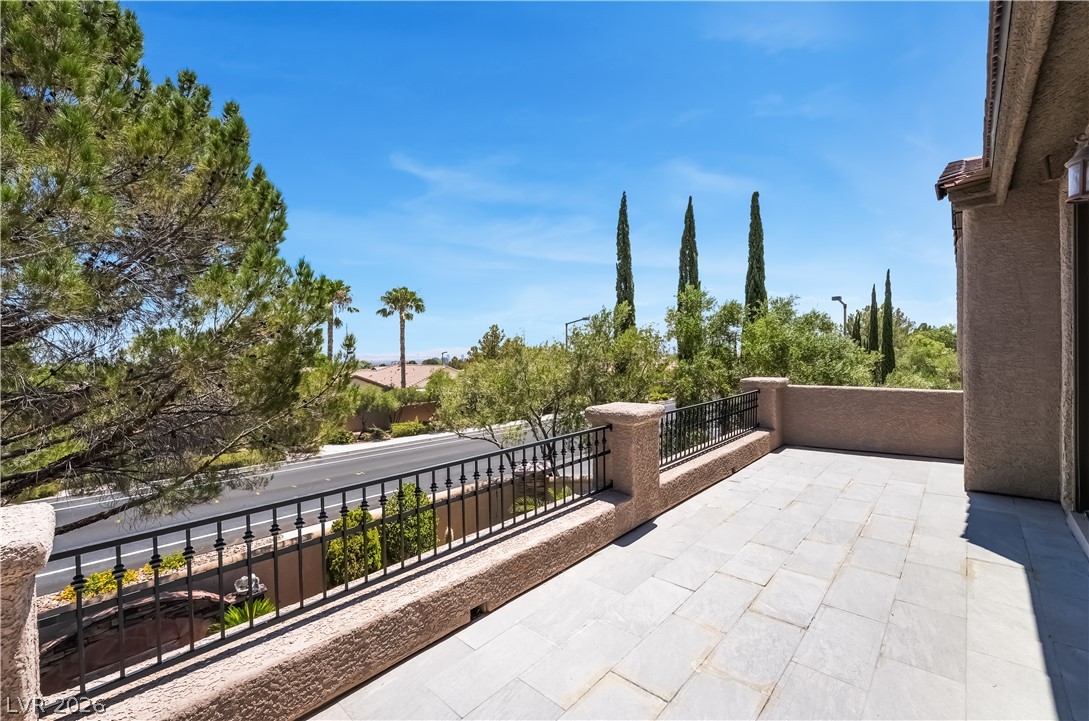186 Uccello Drive Property Photo 4