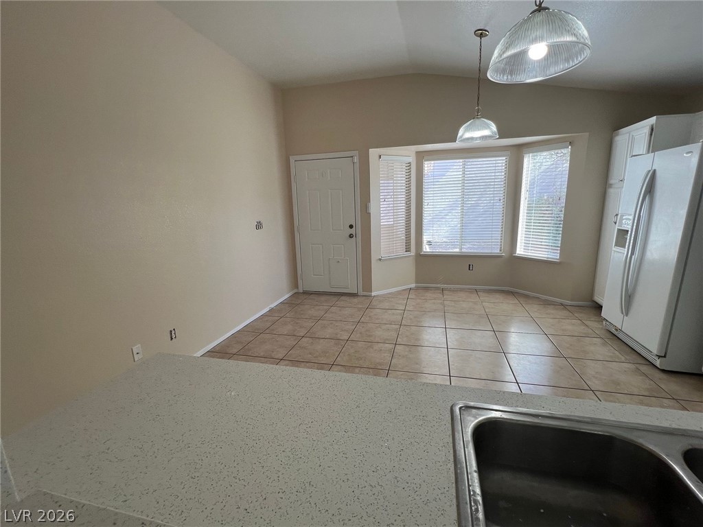 9824 Cross Creek Way Property Photo 5
