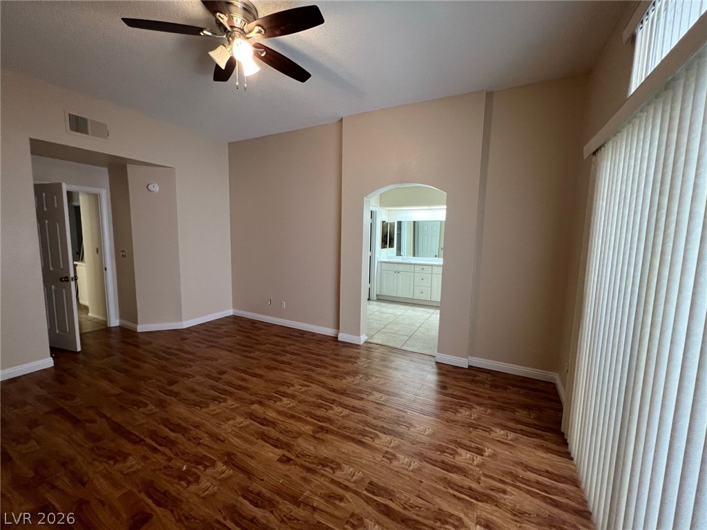 9824 Cross Creek Way Property Photo 15