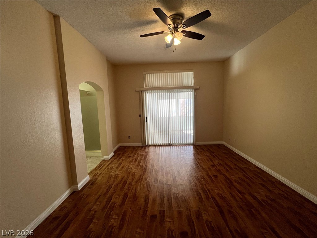9824 Cross Creek Way Property Photo 16