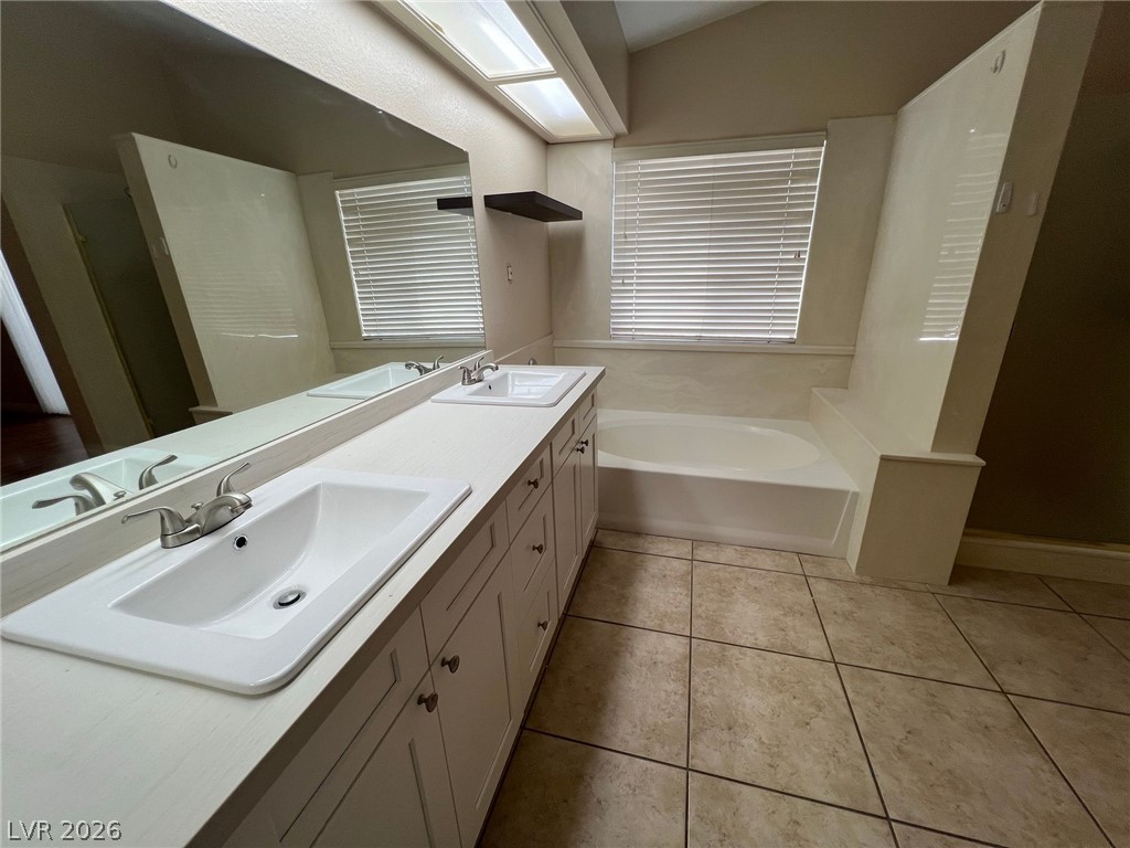 9824 Cross Creek Way Property Photo 18