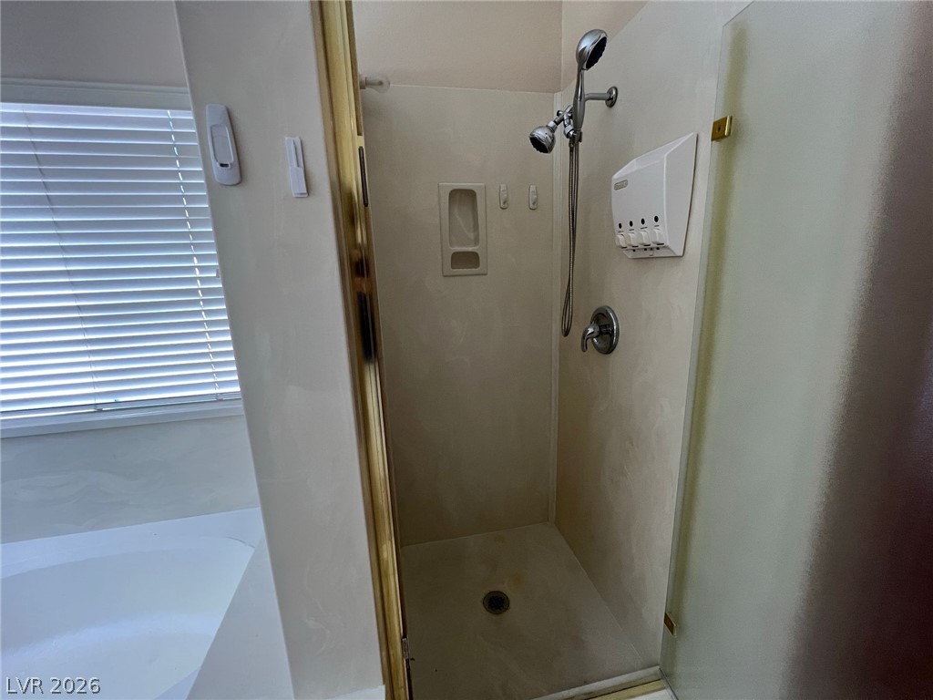 9824 Cross Creek Way Property Photo 19