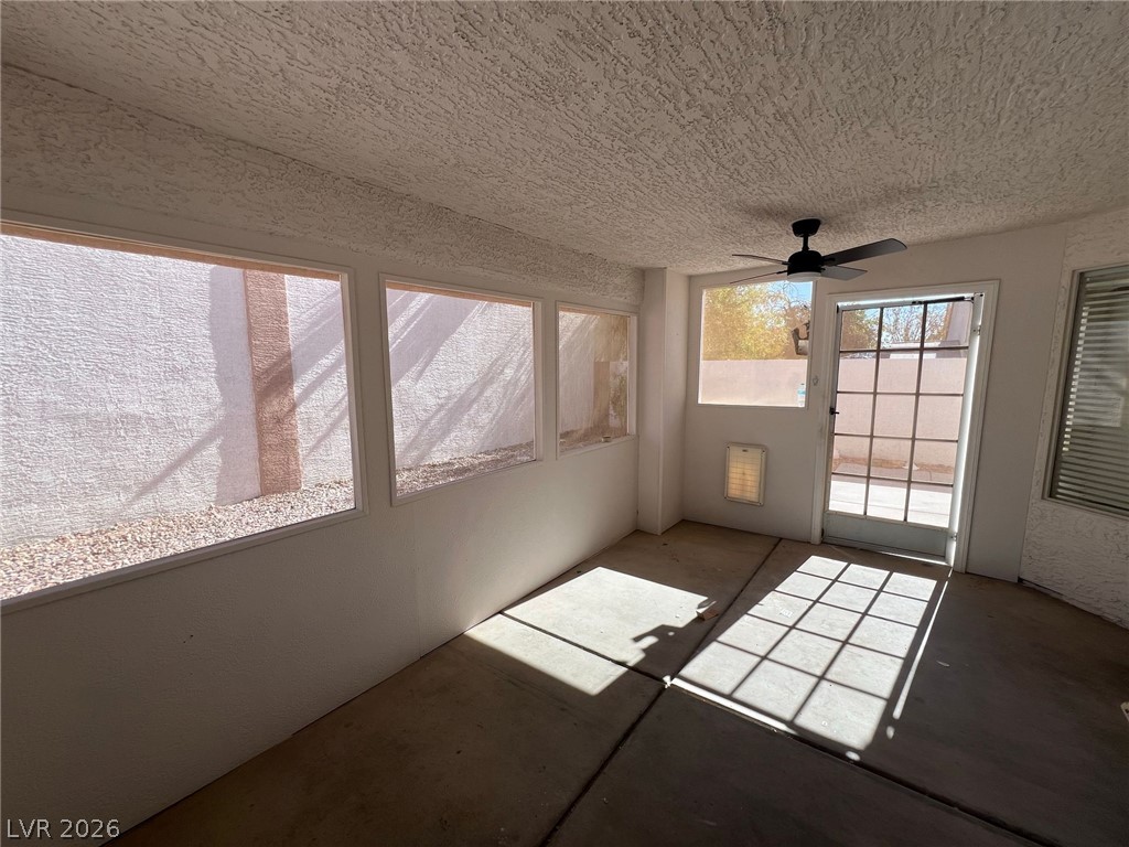 9824 Cross Creek Way Property Photo 30
