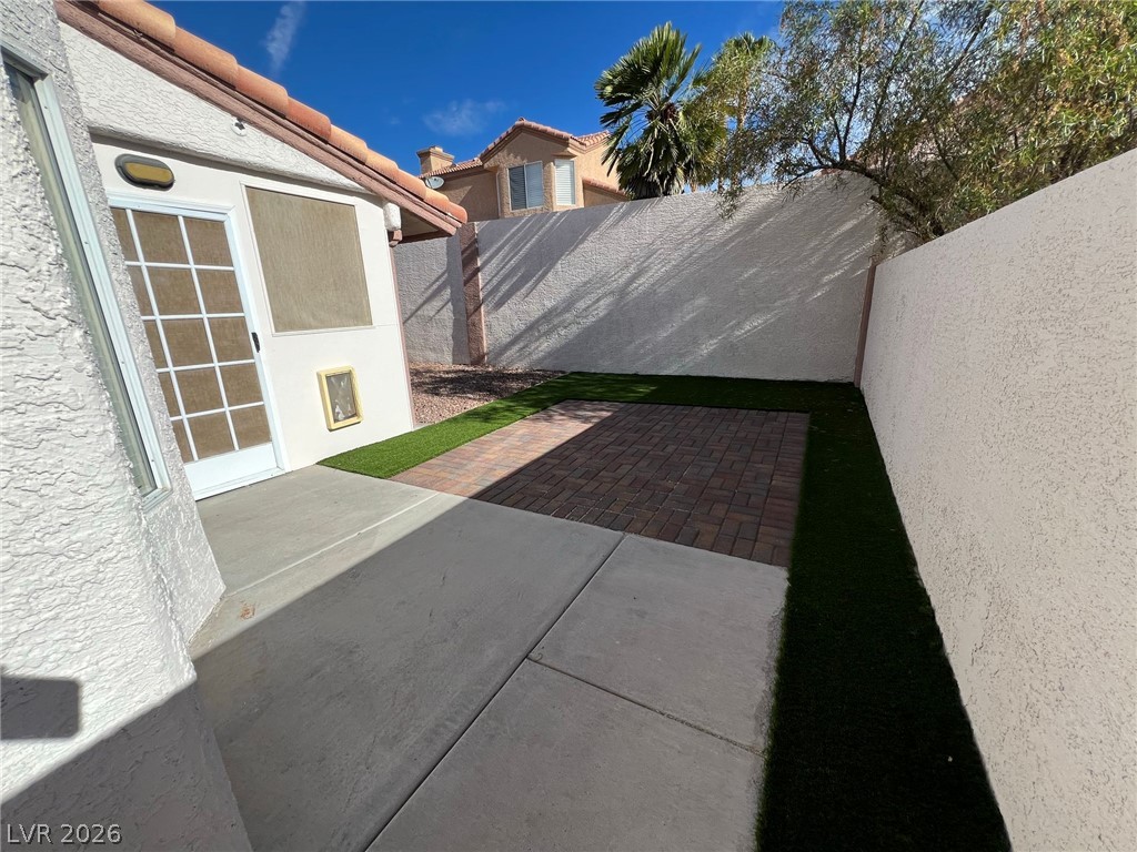 9824 Cross Creek Way Property Photo 33