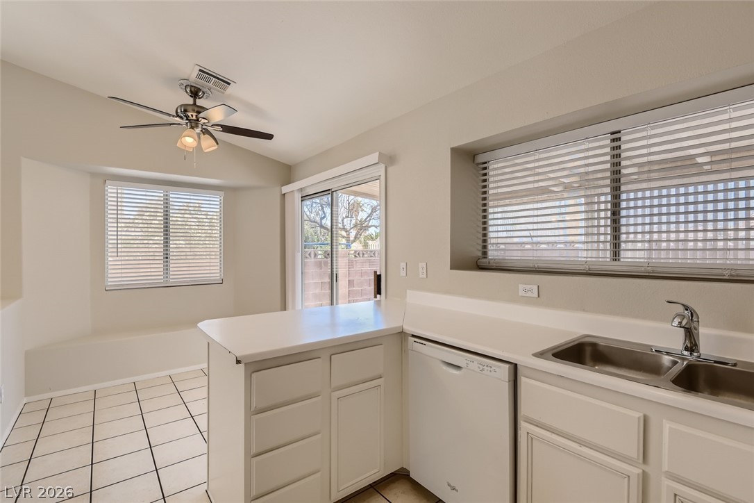 1833 Fan Fare Drive Property Photo 5