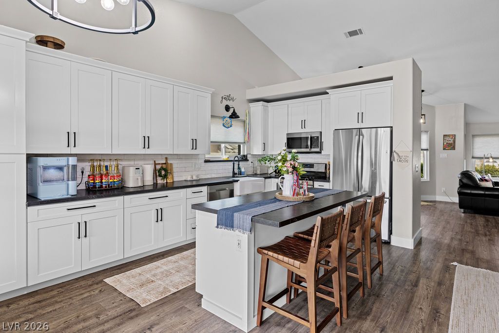 104 Mint Orchard Drive Property Photo 8