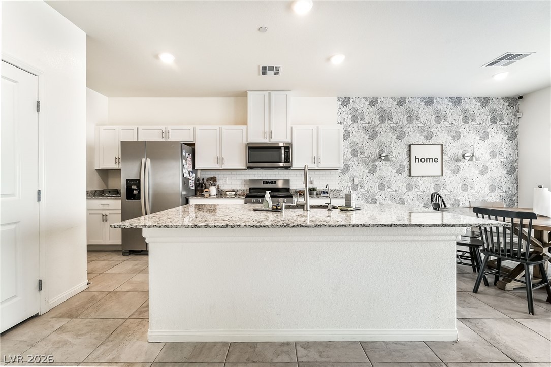 1087 Gentle Swan Street Property Photo 8