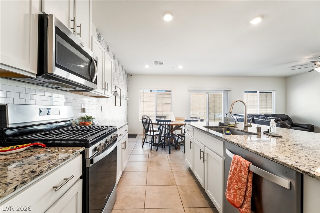 1087 Gentle Swan Street Property Photo 11