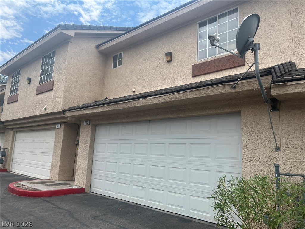 913 Nevada Sky Street Property Photo 2
