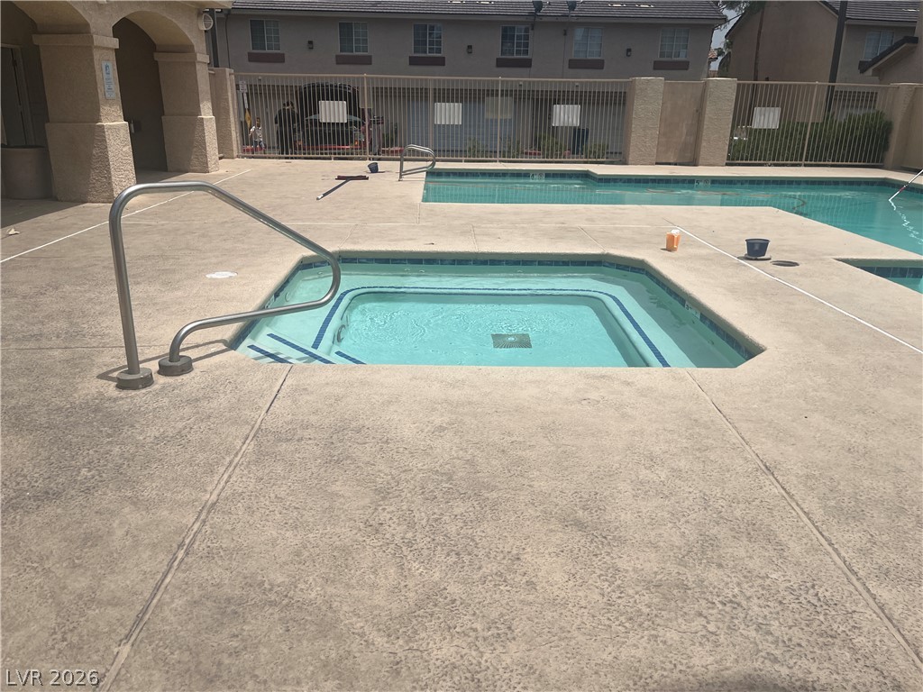 913 Nevada Sky Street Property Photo 4