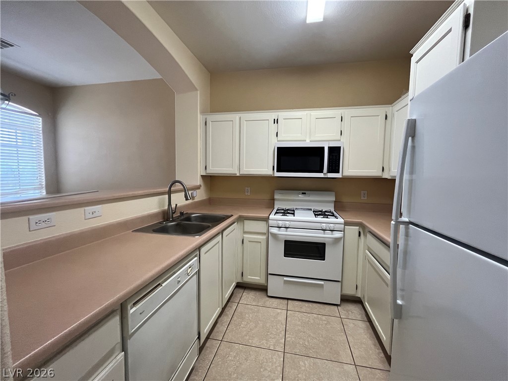 913 Nevada Sky Street Property Photo 13
