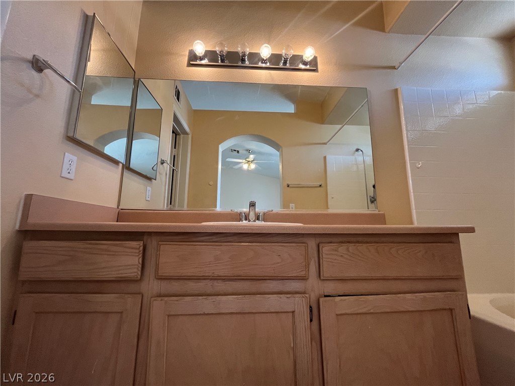 913 Nevada Sky Street Property Photo 25