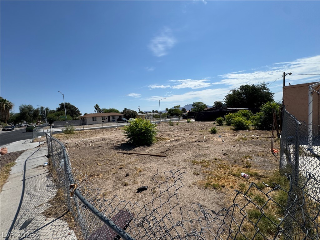 1712 Lewis Ave Property Photo 1