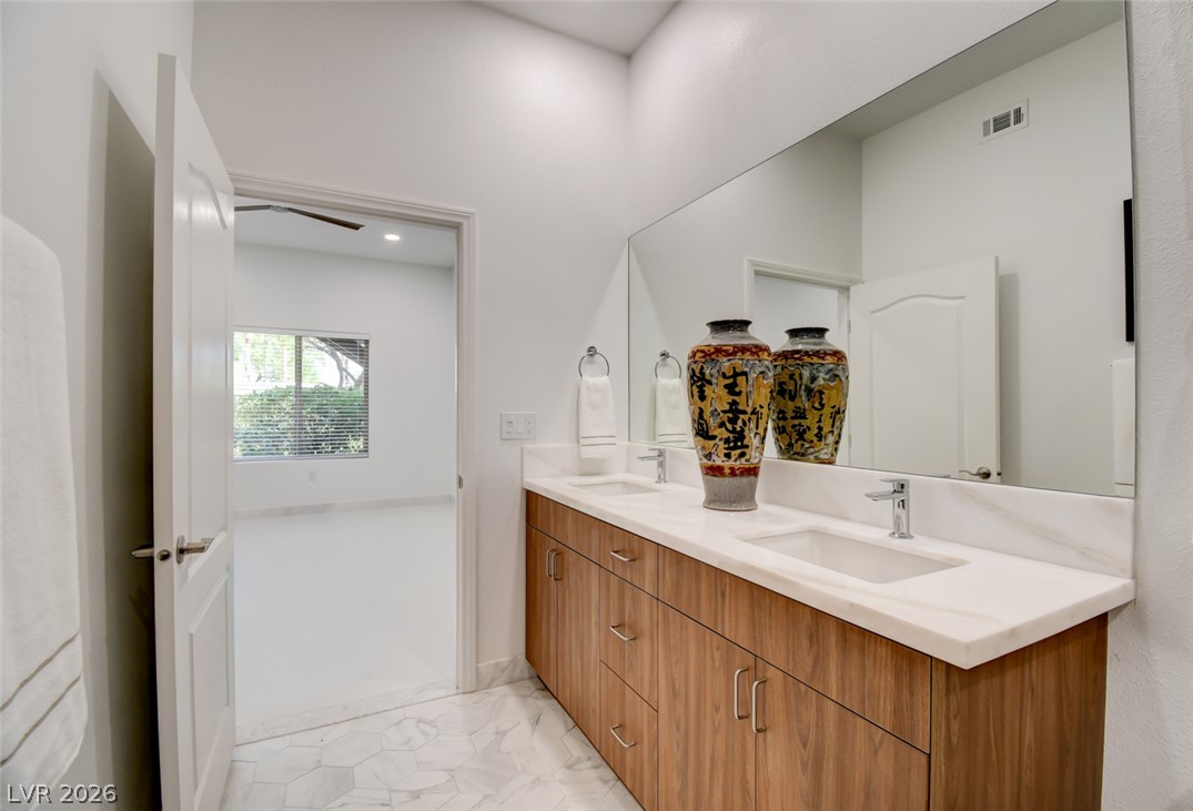 8985 South Durango Drive 1152 Property Photo 13