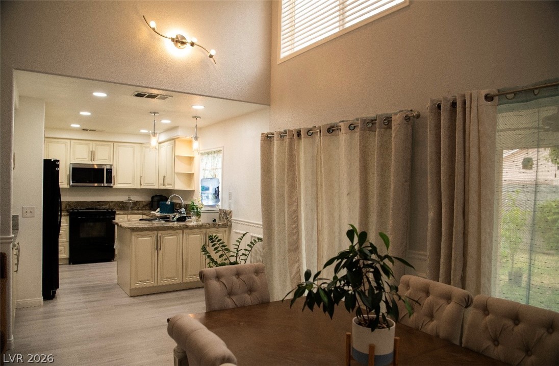 10126 Pennyroyal Street Property Photo 3