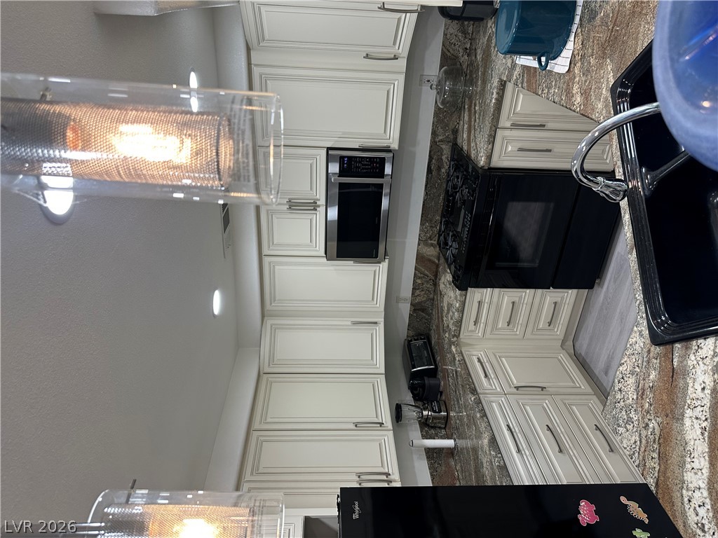 10126 Pennyroyal Street Property Photo 6