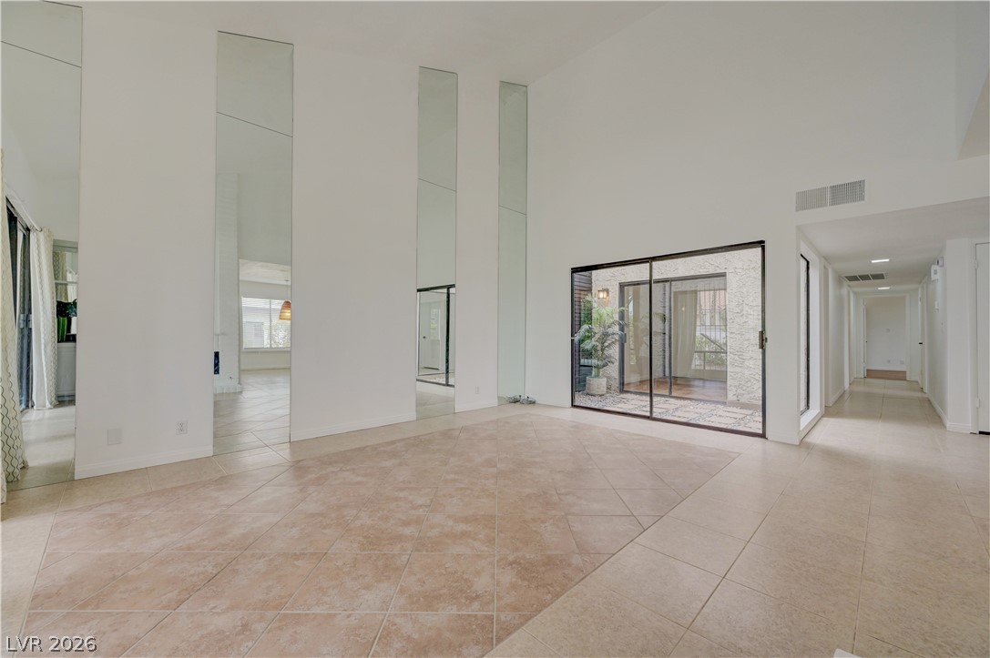 2695 San Lago Court Property Photo 14