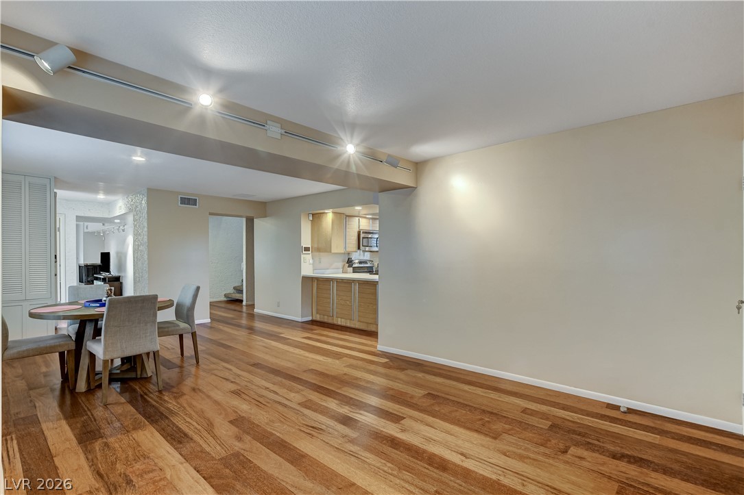 3223 Pinehurst Drive Property Photo 8