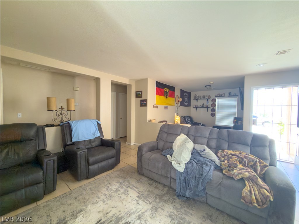 8616 Shady Pines Drive Property Photo 3