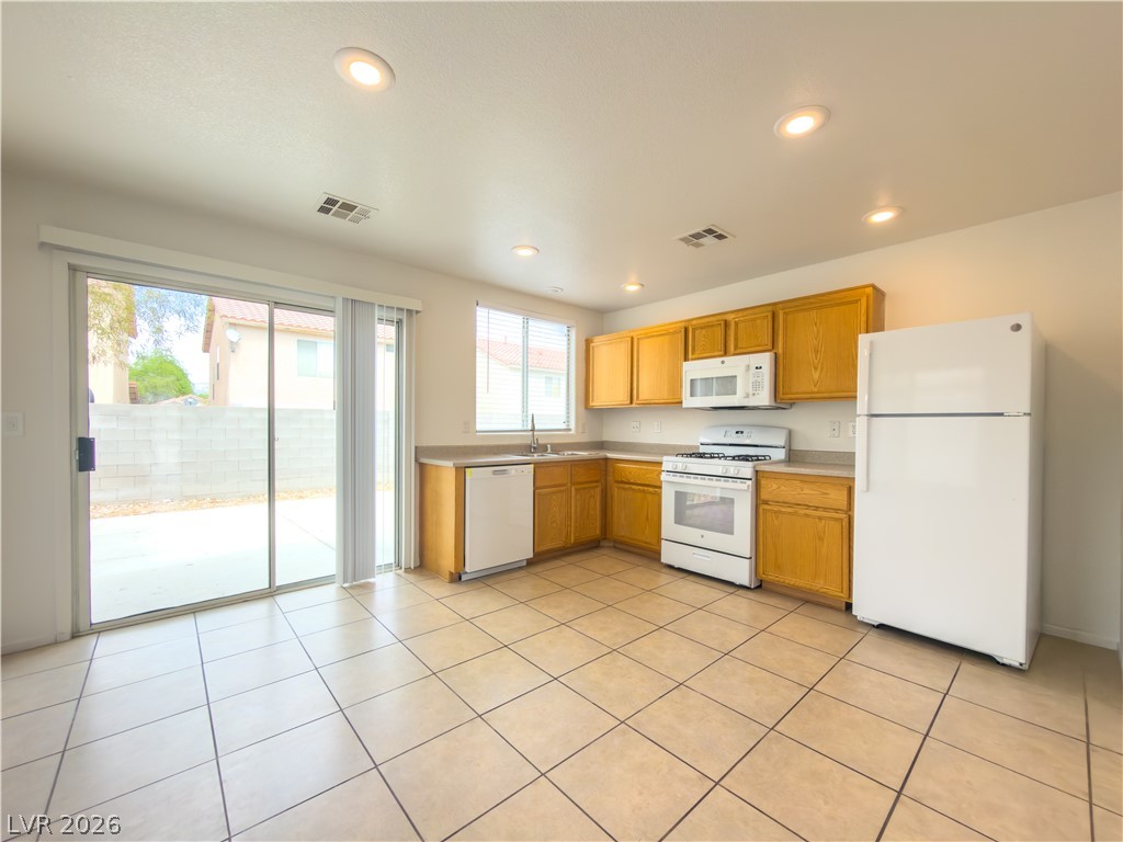 8616 Shady Pines Drive Property Photo 4