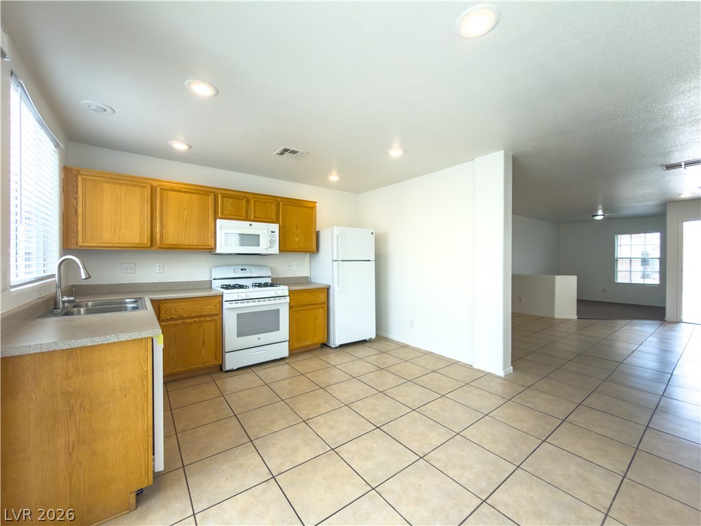 8616 Shady Pines Drive Property Photo 5