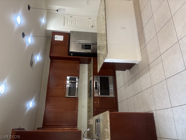 10635 Gale Wind Court Property Photo 2