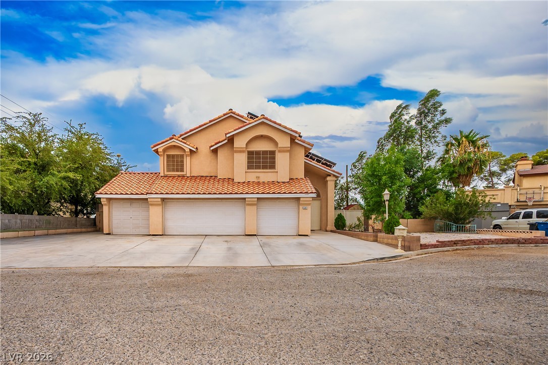 5597 South Pecos Road Property Photo 1