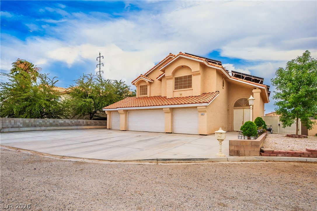 5597 South Pecos Road Property Photo 2