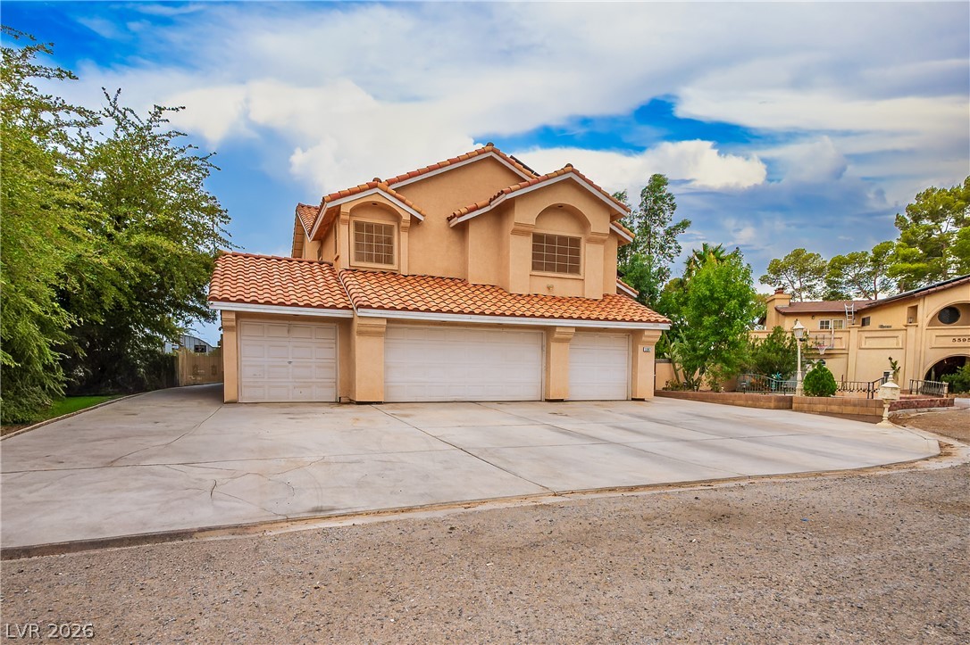 5597 South Pecos Road Property Photo 3