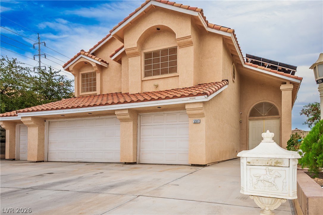 5597 South Pecos Road Property Photo 4