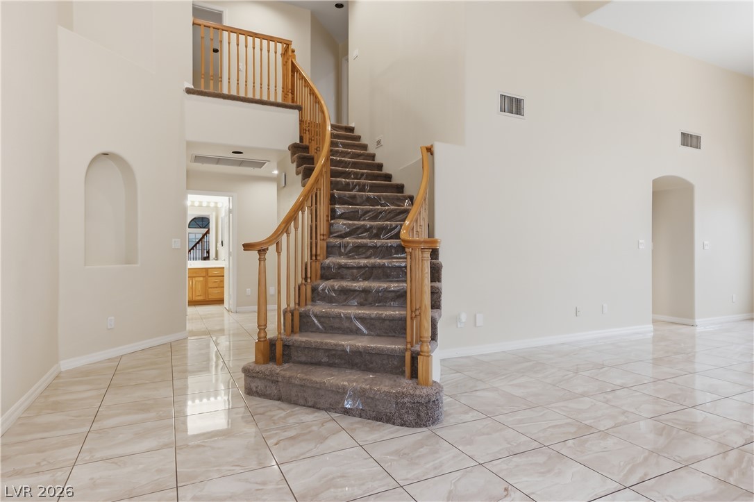 5597 South Pecos Road Property Photo 13