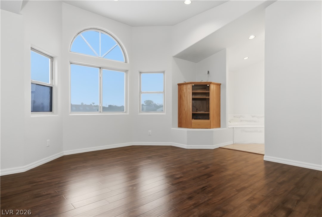 5597 South Pecos Road Property Photo 25