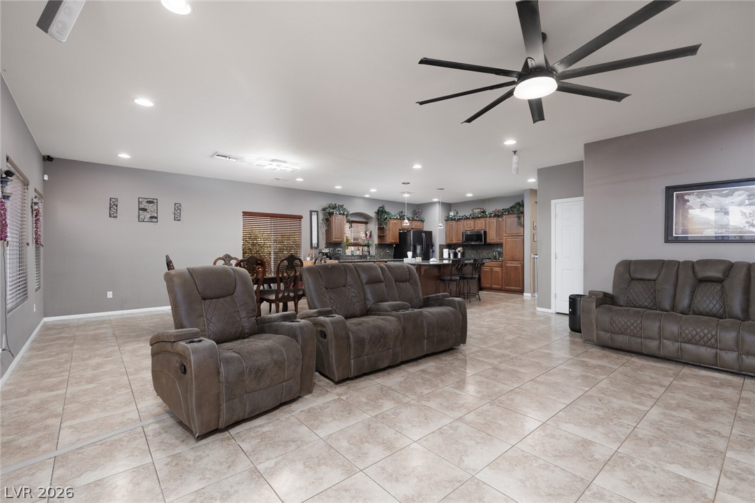 7633 Molfetta Street Property Photo 14