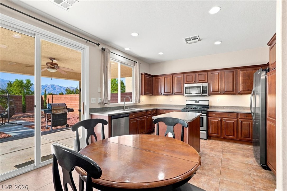4716 Grey Heron Drive Property Photo 4