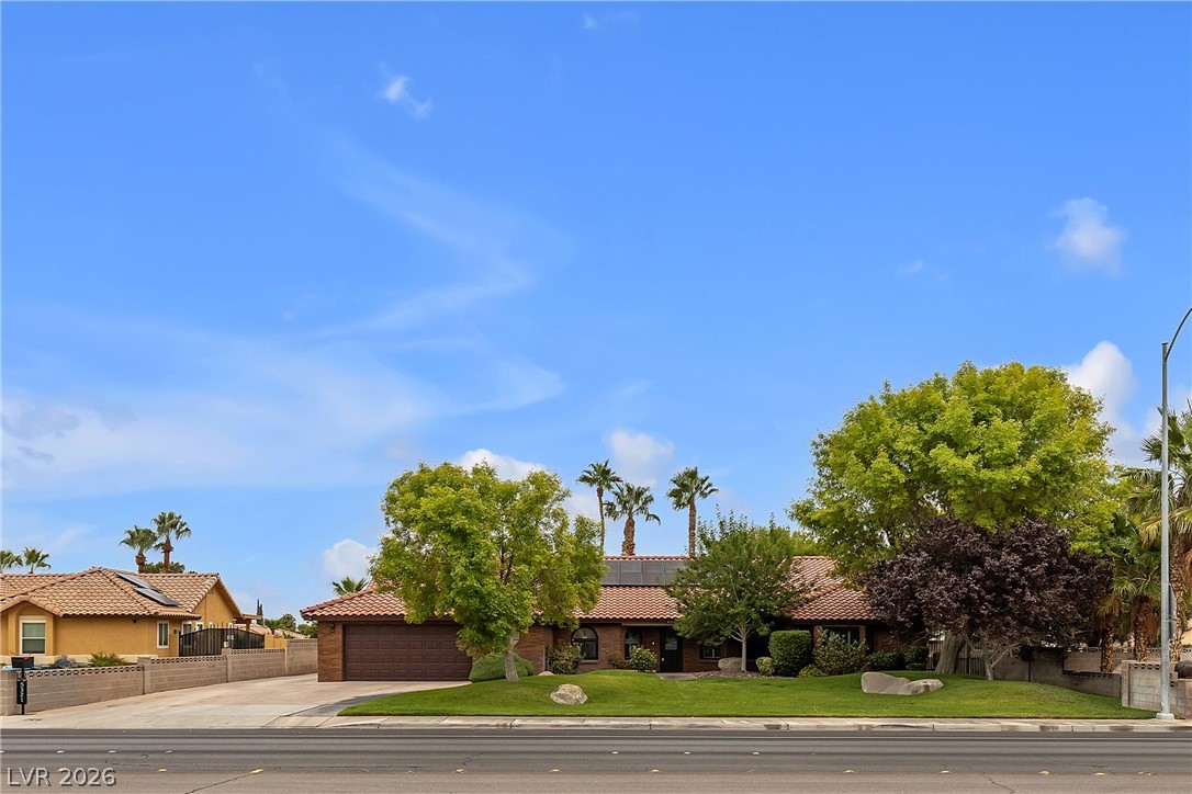5321 North Durango Drive Property Photo 5