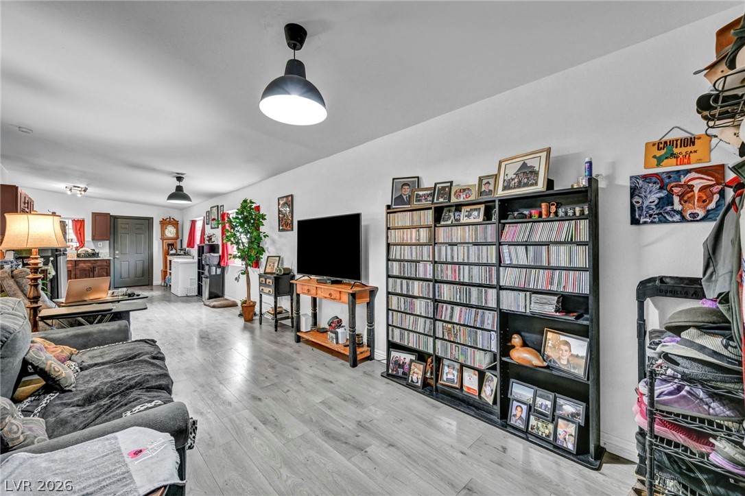 2412 Statz Street Property Photo 15