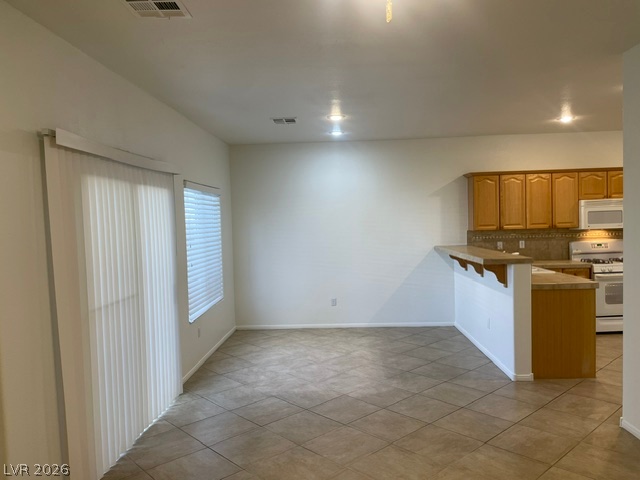 251 Queens Court Property Photo 8