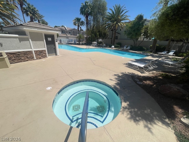 251 Queens Court Property Photo 35